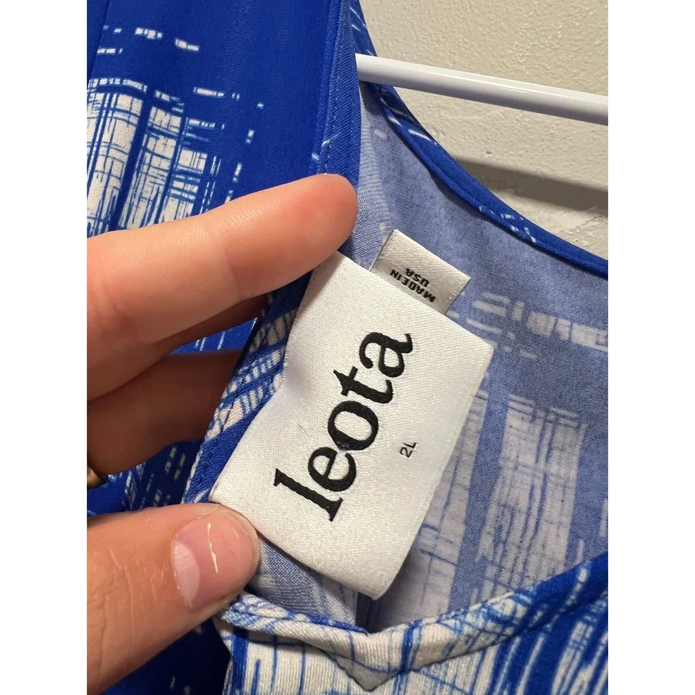 Leota blue white